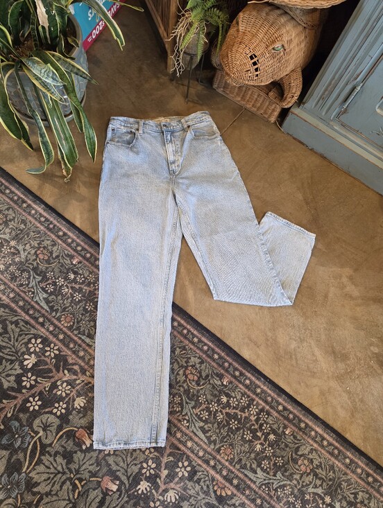 Abercrombie & Fitch Denim - Abercrombie & Fitch The 90's Straight Ultra High Rise Light Denim Jeans Sz 29/8r